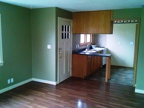 3rd image of 3108 Coleman Ave