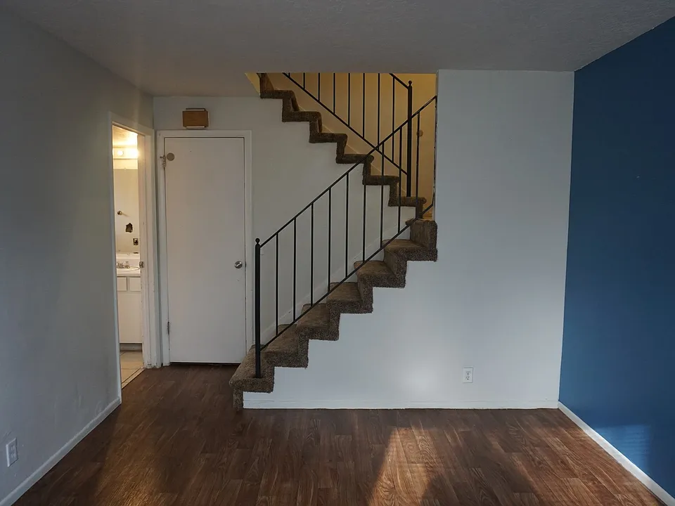 3172 S. 1850 W