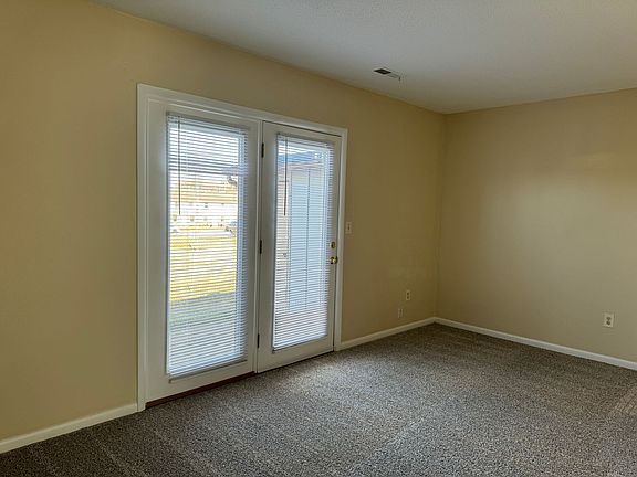 5th image of 1 Holly Ct #6C