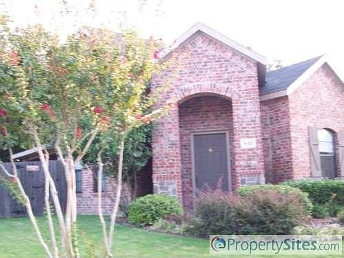 2nd image of 1930 Twin Oaks Cir