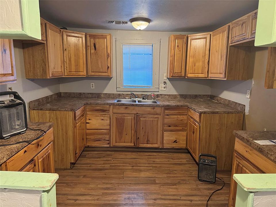 2nd image of 626 SE 38th St