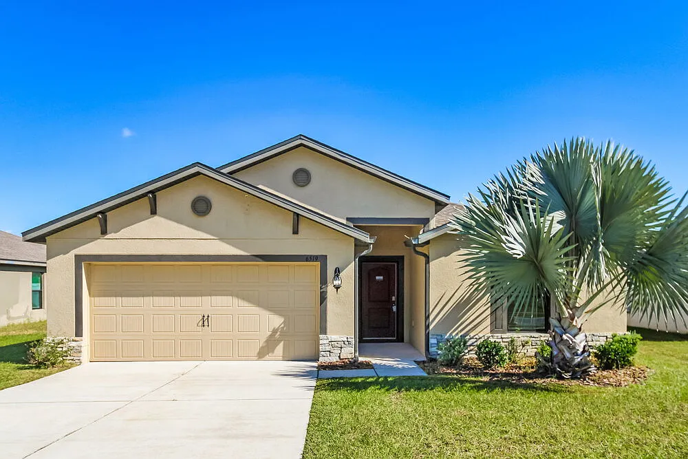 5 bed, 3.0 bath, 1986 sqft, $2,235 — Photo 1