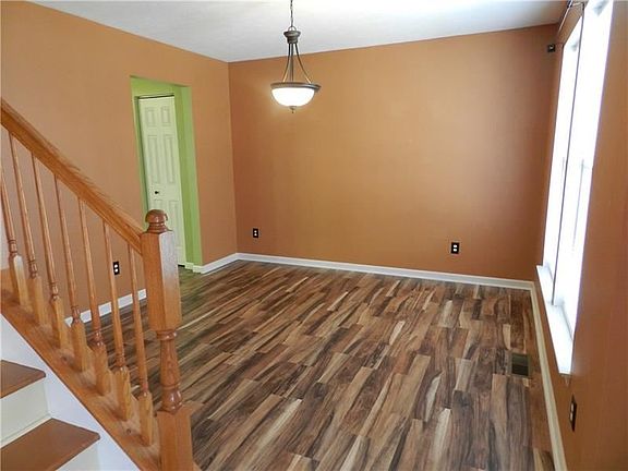 5th image of 221 Sussex Way