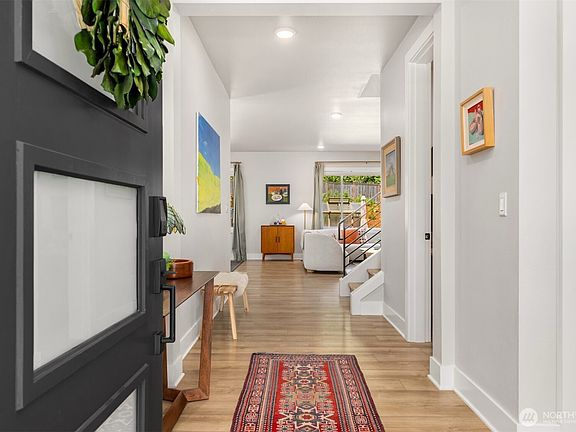 3rd image of 18553 Sawgrass Drive NE