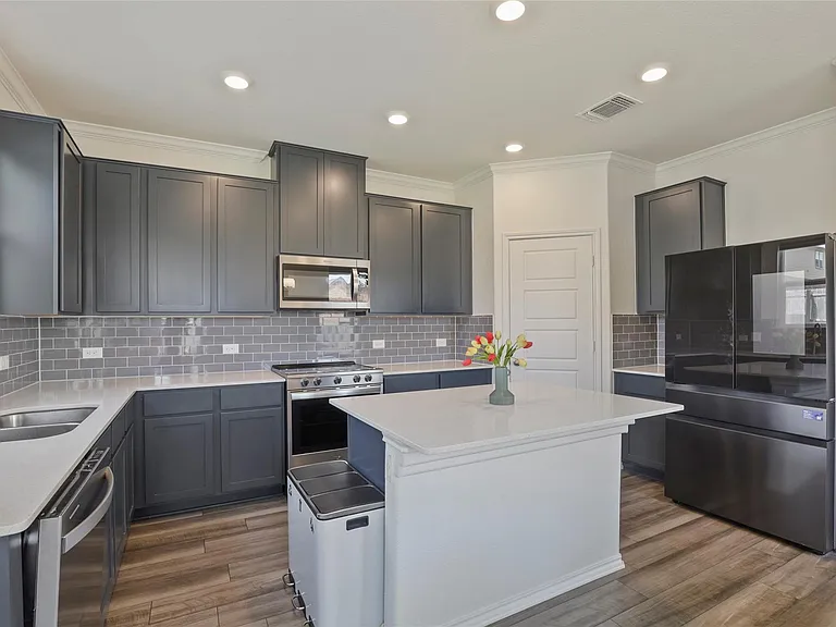 14500 Jackson Browning Ln — Photo 8