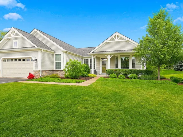 12604 Golf View Dr, Huntley, IL 60142