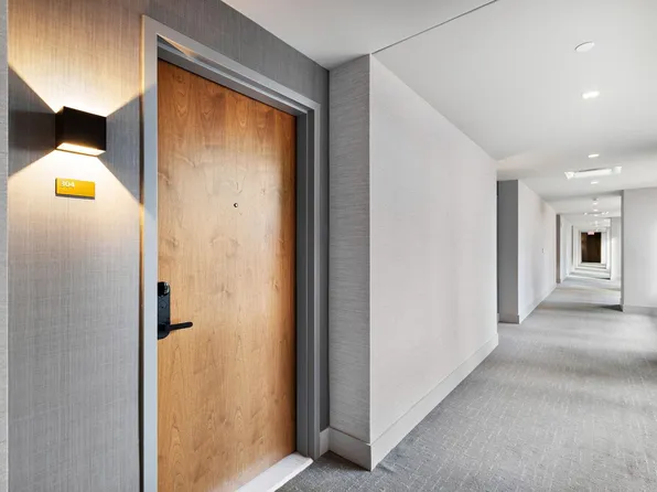 75 Park Lane South image 22 of 38