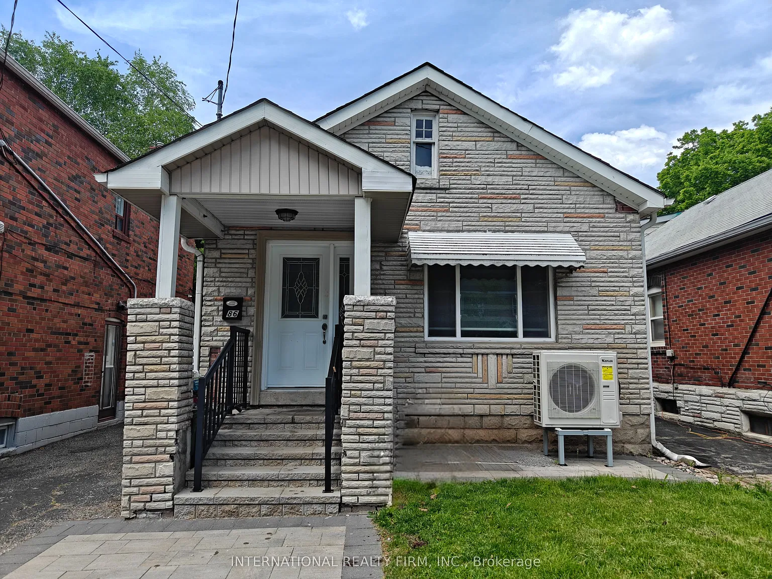 3 bed, $3,000 — Photo 1