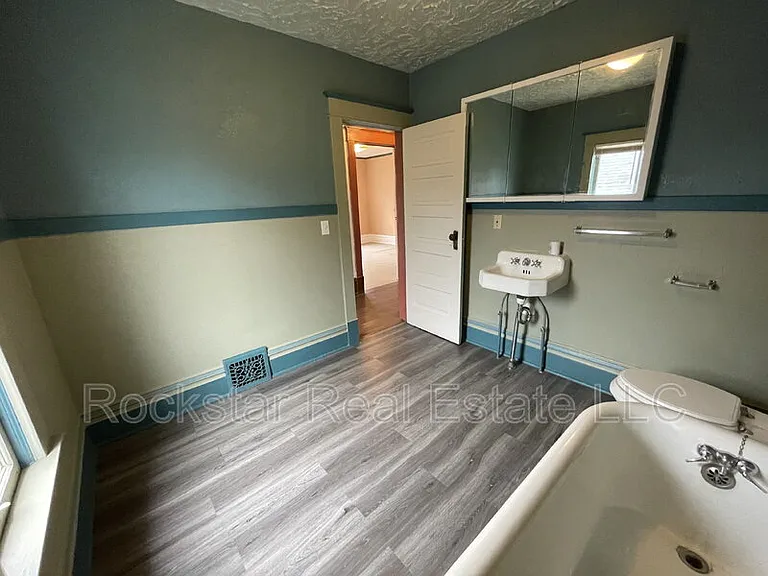 519 E Ermina Ave — Photo 24