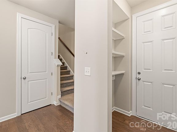 4th image of 5662 Stonewells Dr