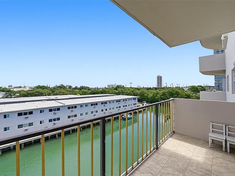 7150 Indian Creek Dr #402 — Photo 20