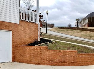 5664 Ginkgo Rd #B, Ooltewah, TN 37363