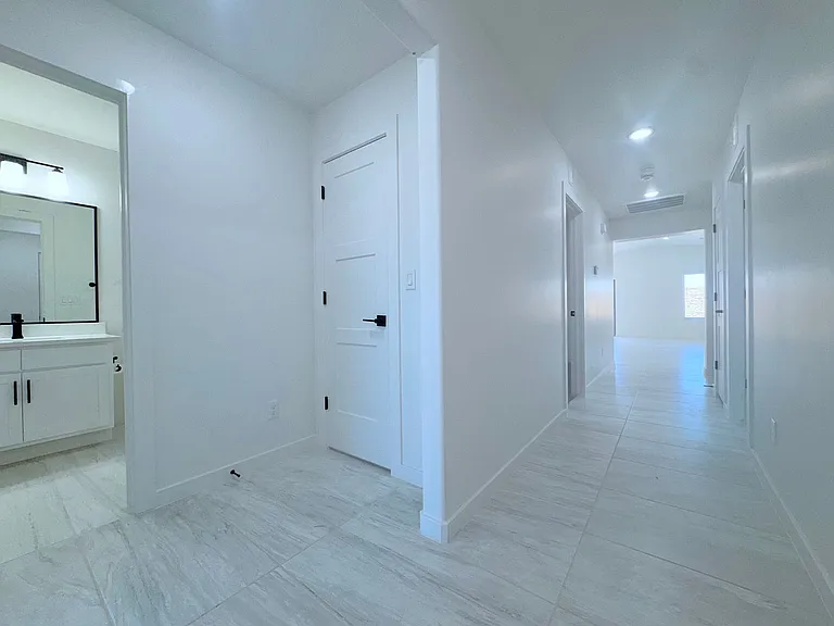 3909 Surmise St — Photo 2