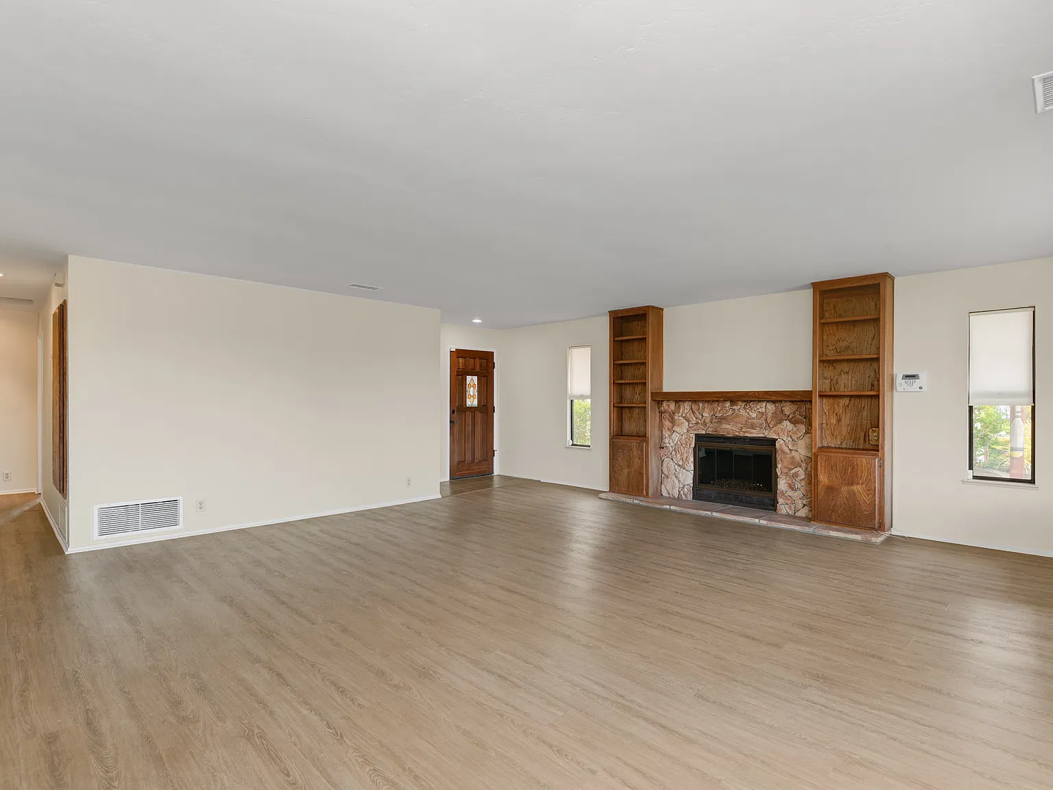 2 bed, 1581 sqft, $2,495 — Photo 4