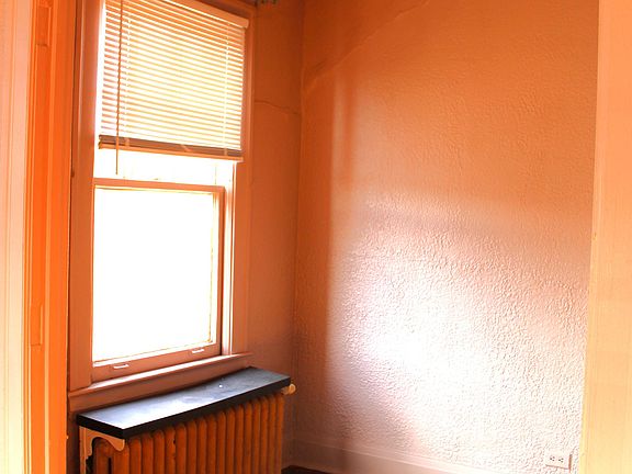 4th image of 403 N 4th St APT 17