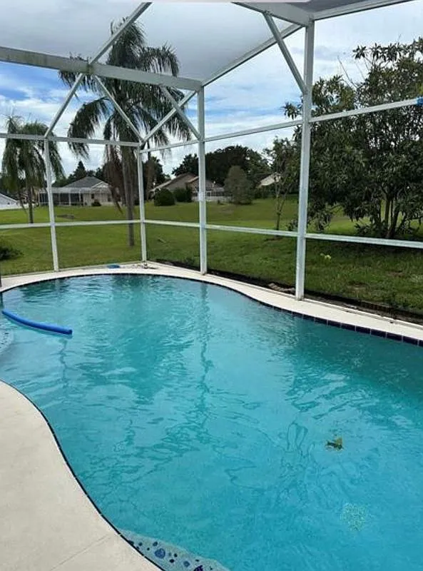 3 bed, 2.0 bath, 1104 sqft, $2,300 — Photo 4