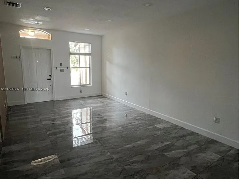 254 Riverwalk Cir #254 — Photo 4