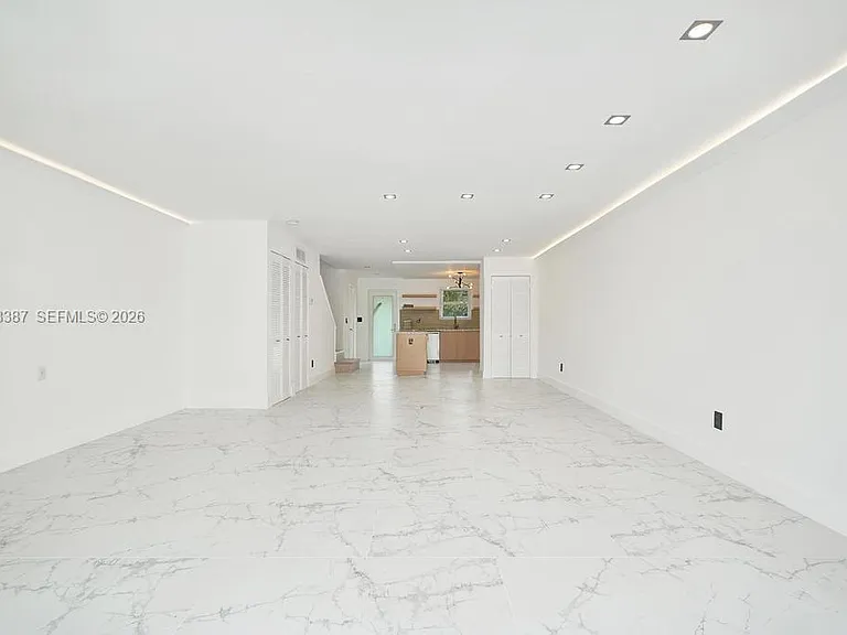 2129 NE 123rd St #0 — Photo 5