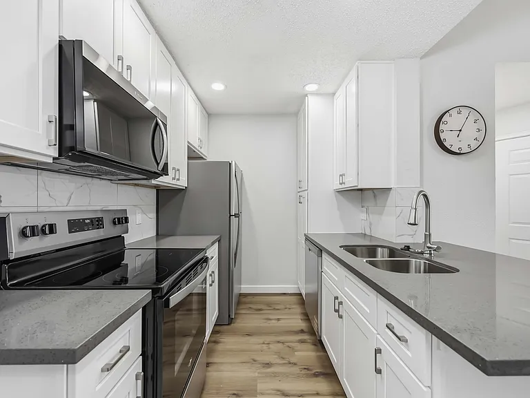 2121 Hepburn St #1212 — Photo 2
