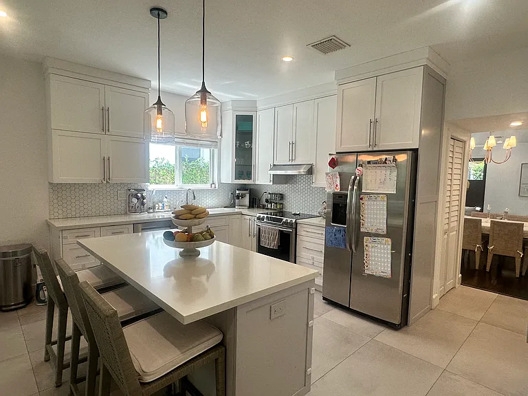 3068 Shipping Ave — Photo 11