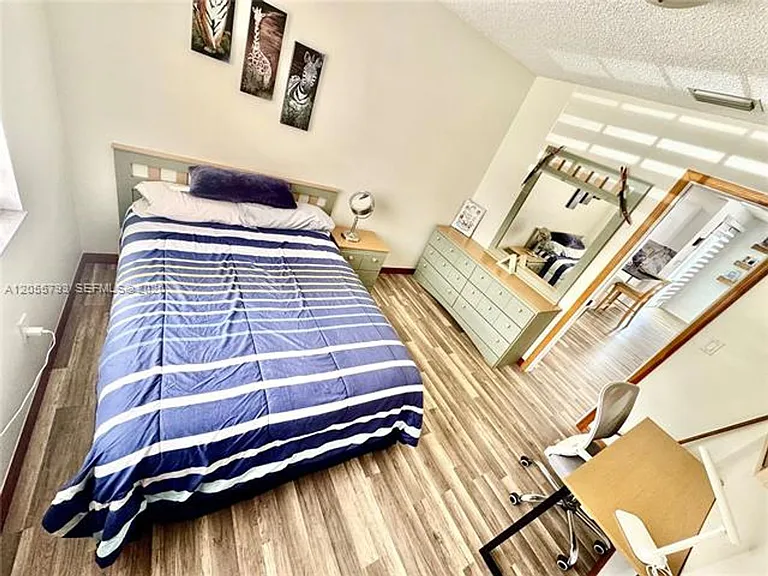 18701 Wentworth Dr #18701 — Photo 20