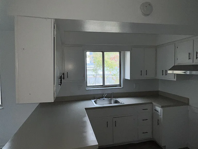 1067 Salem Ave #3 — Photo 1