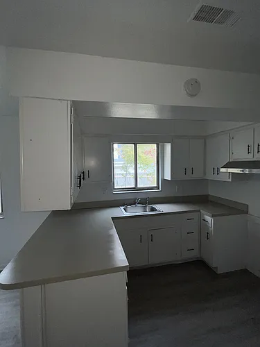 1067 Salem Ave Photo 1