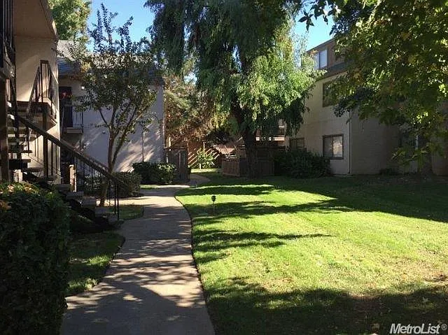 2905 Niagra St APT 151 photo 1