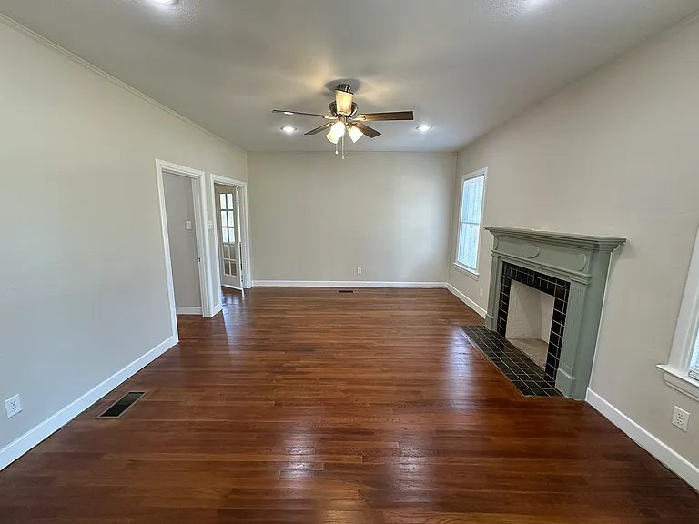 736 Mulberry St — Photo 2