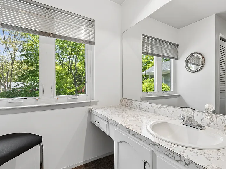 196 Treescape Dr #4B — Photo 16