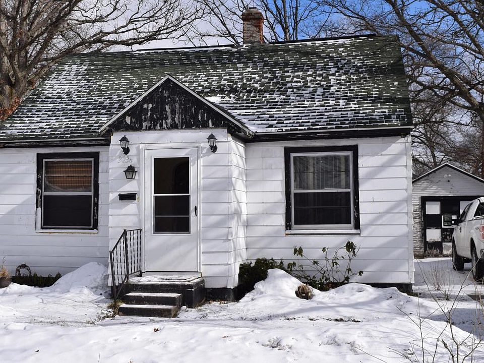 1st image of 2036 Superior St