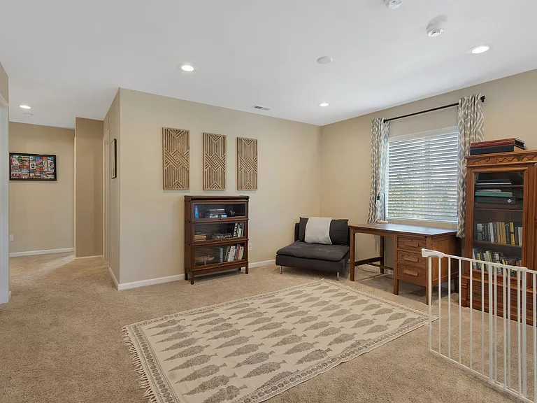 8905 Corona St NE — Photo 11