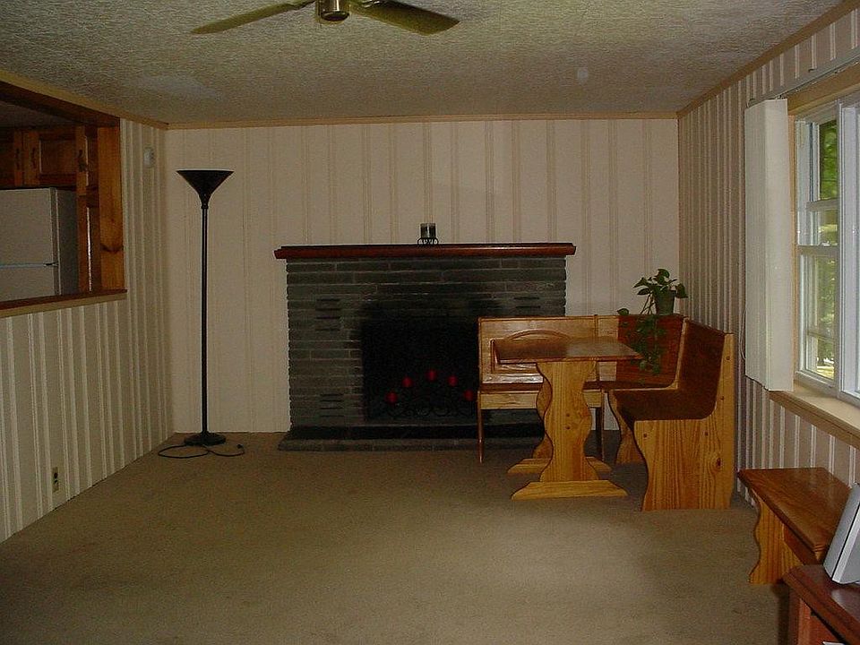 2nd image of Hemlock Dr