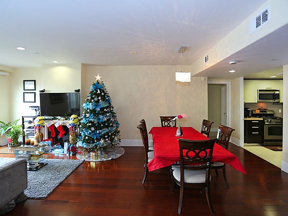 3rd image of 147 N Berendo St #303