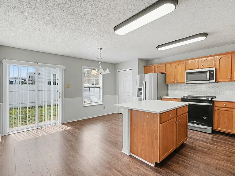 836 Chastain Ave — Photo 11