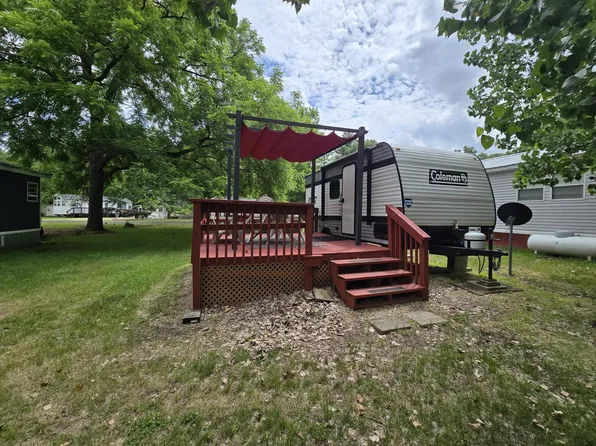 17/249 Woodhaven Dr E, Sublette, IL 61367