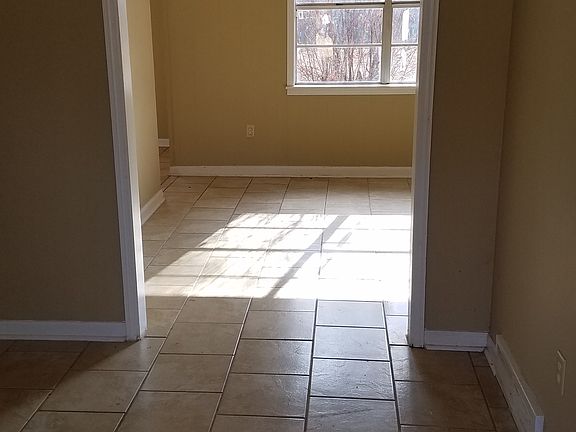 3rd image of 1347 Mary Jane Ave