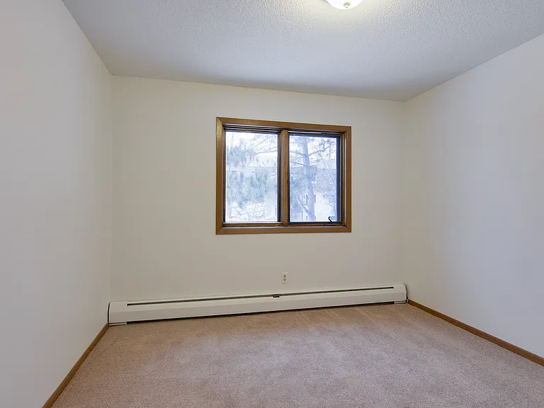Pine Point — Photo 14