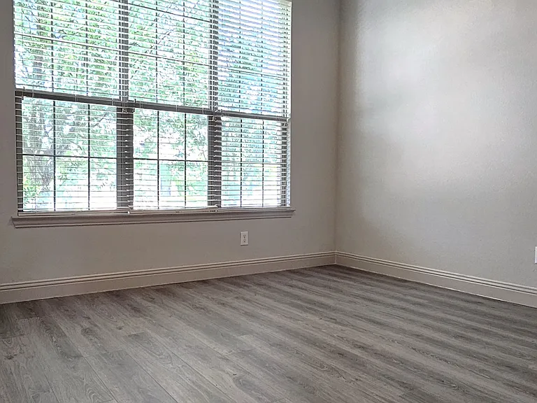 944 Lake Meadow Ln — Photo 14