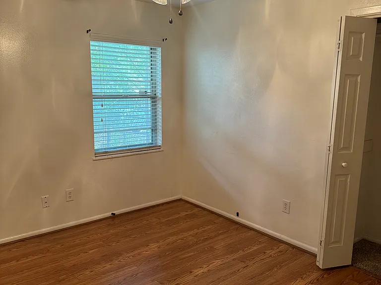 105 E Woodbury Dr — Photo 10
