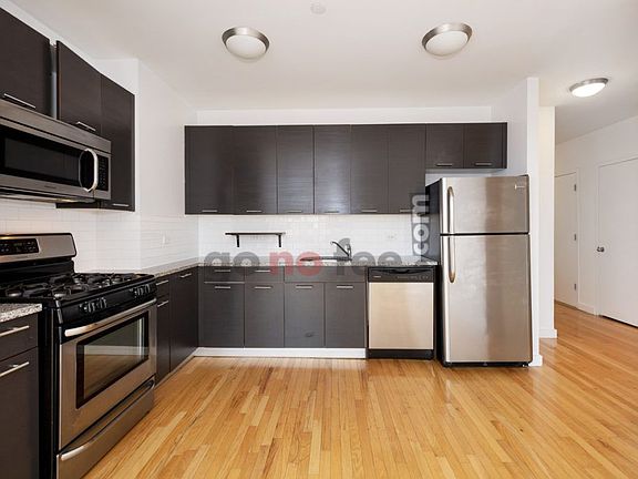 3rd image of 401 W 25th St APT 9I
