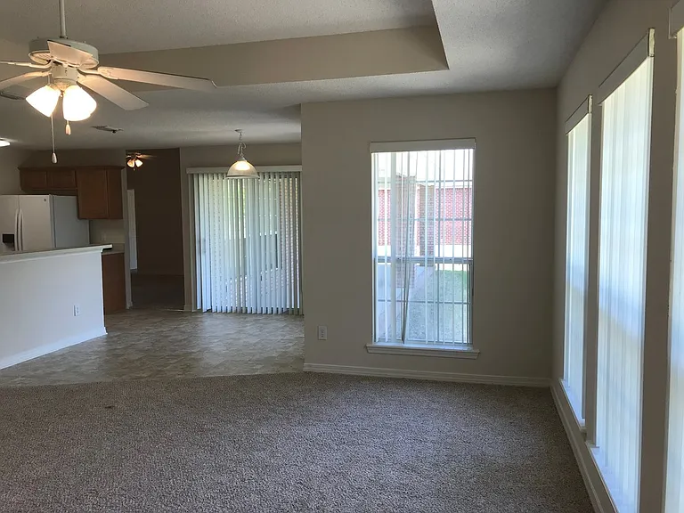 2642 Hidden Creek Dr — Photo 22