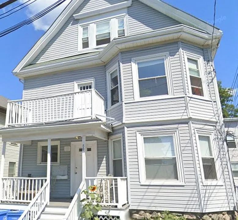 80 Robbins St #5
