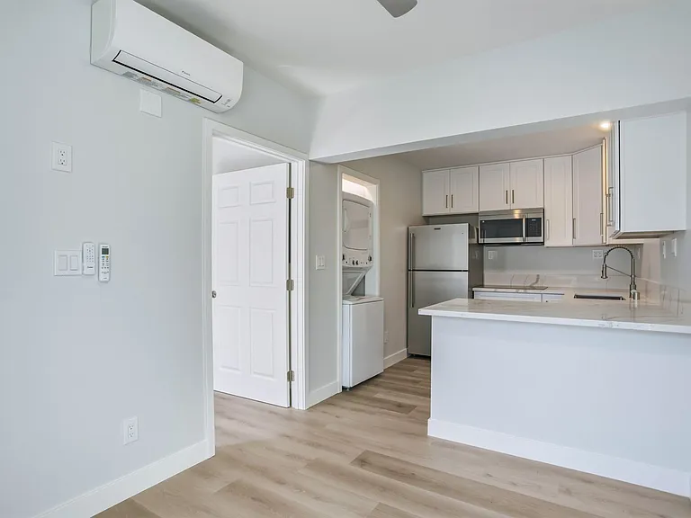 501 N. Ditmar — Photo 10
