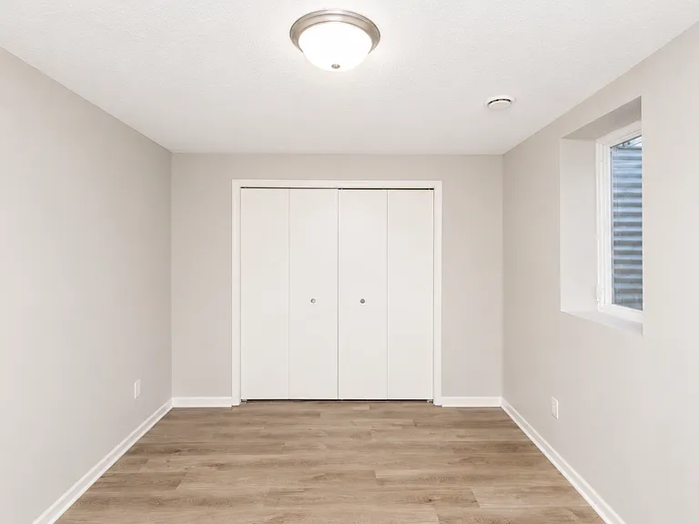 2331 Sheridan Ave N — Photo 11