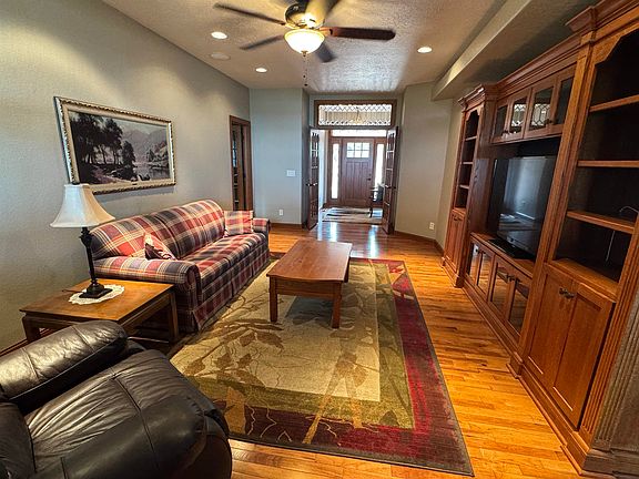 4th image of 18 Timberline Trl