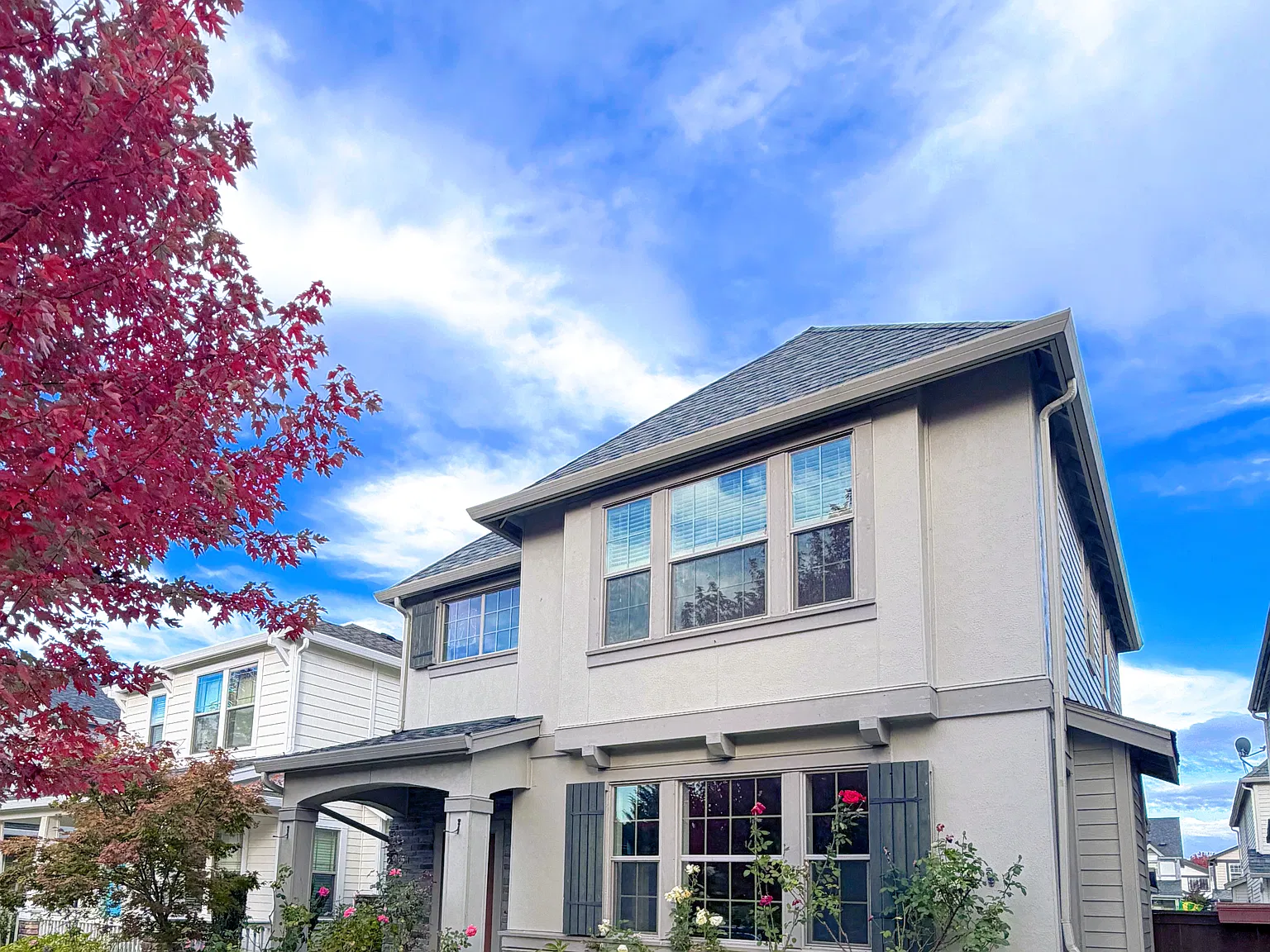 4 bed, 2.5 bath, 2050 sqft, $2,995 — Photo 2