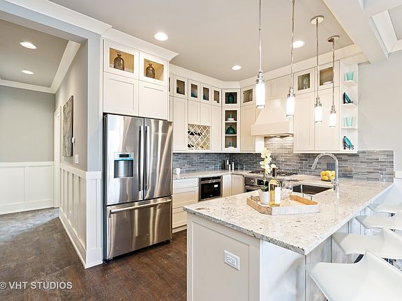 3rd image of 6444 S Woodlawn Ave #2S