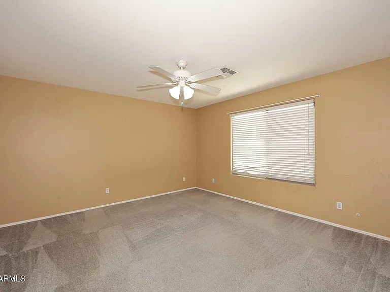 10945 W Loma Ln — Photo 12