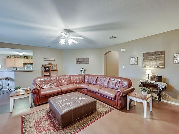 3rd image of 522 Kensington Dr